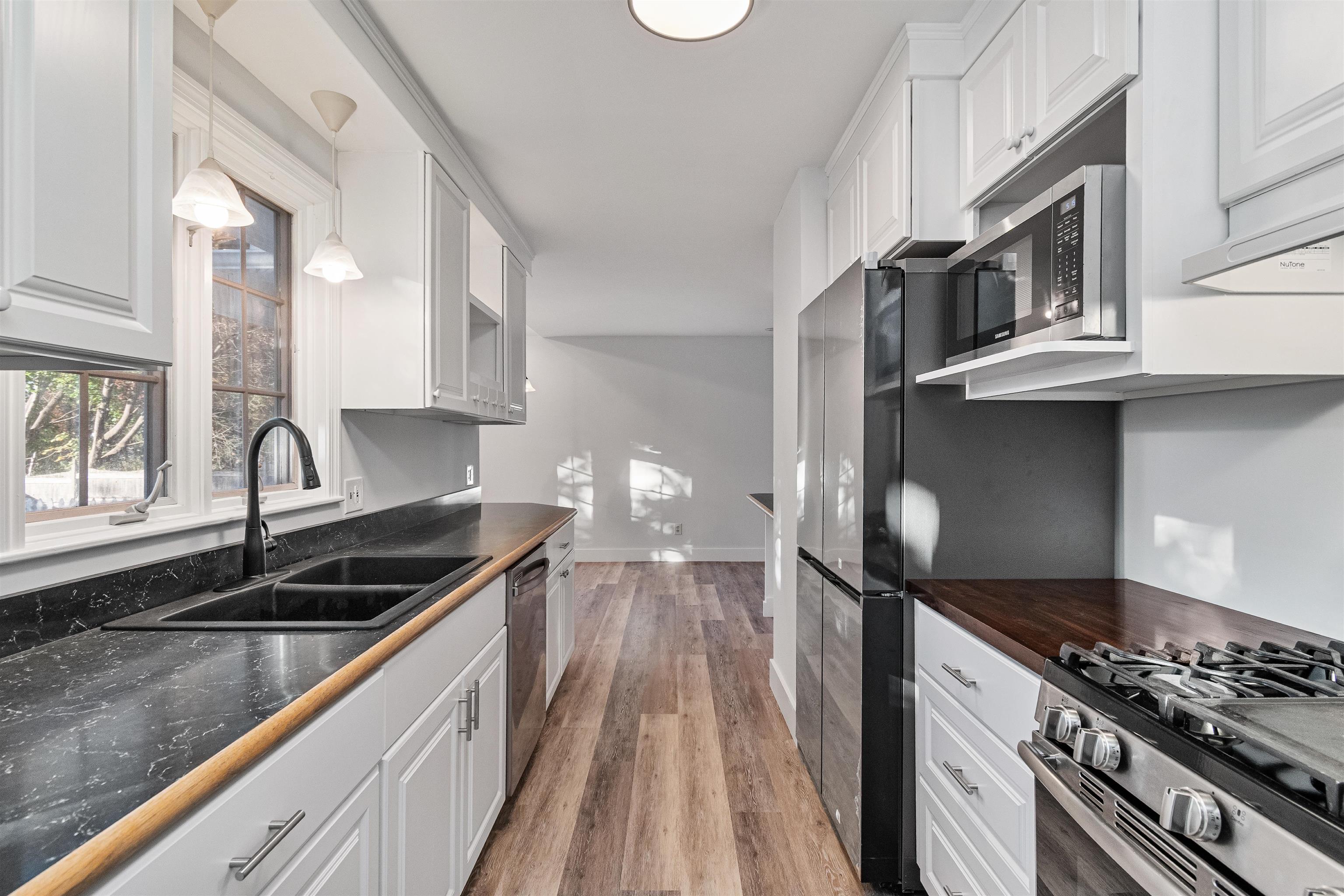 17 Barrett Street South Burlington, VT 05403 - Photo 15 of 41