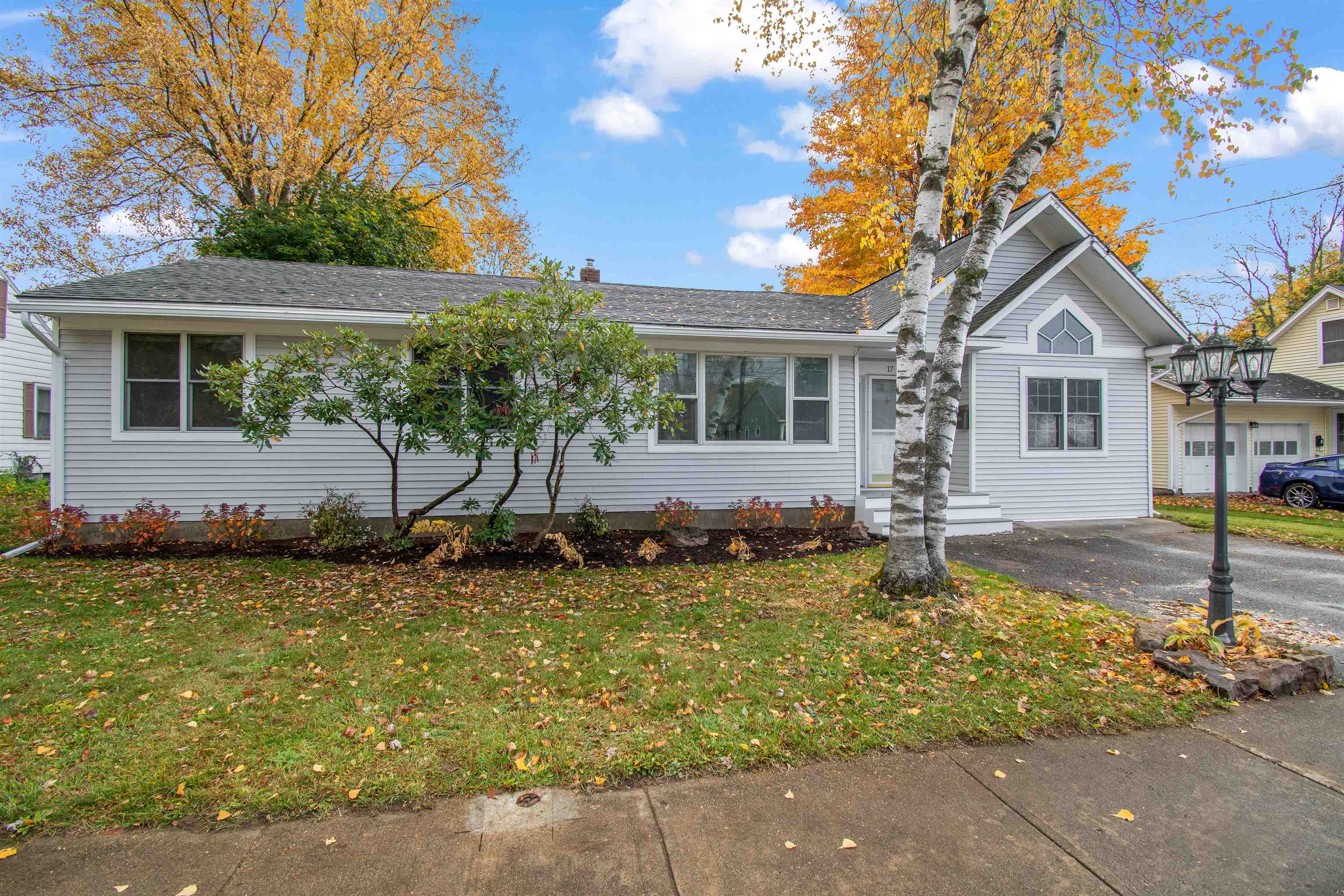 17 Barrett Street South Burlington, VT 05403 - Photo 2 of 41