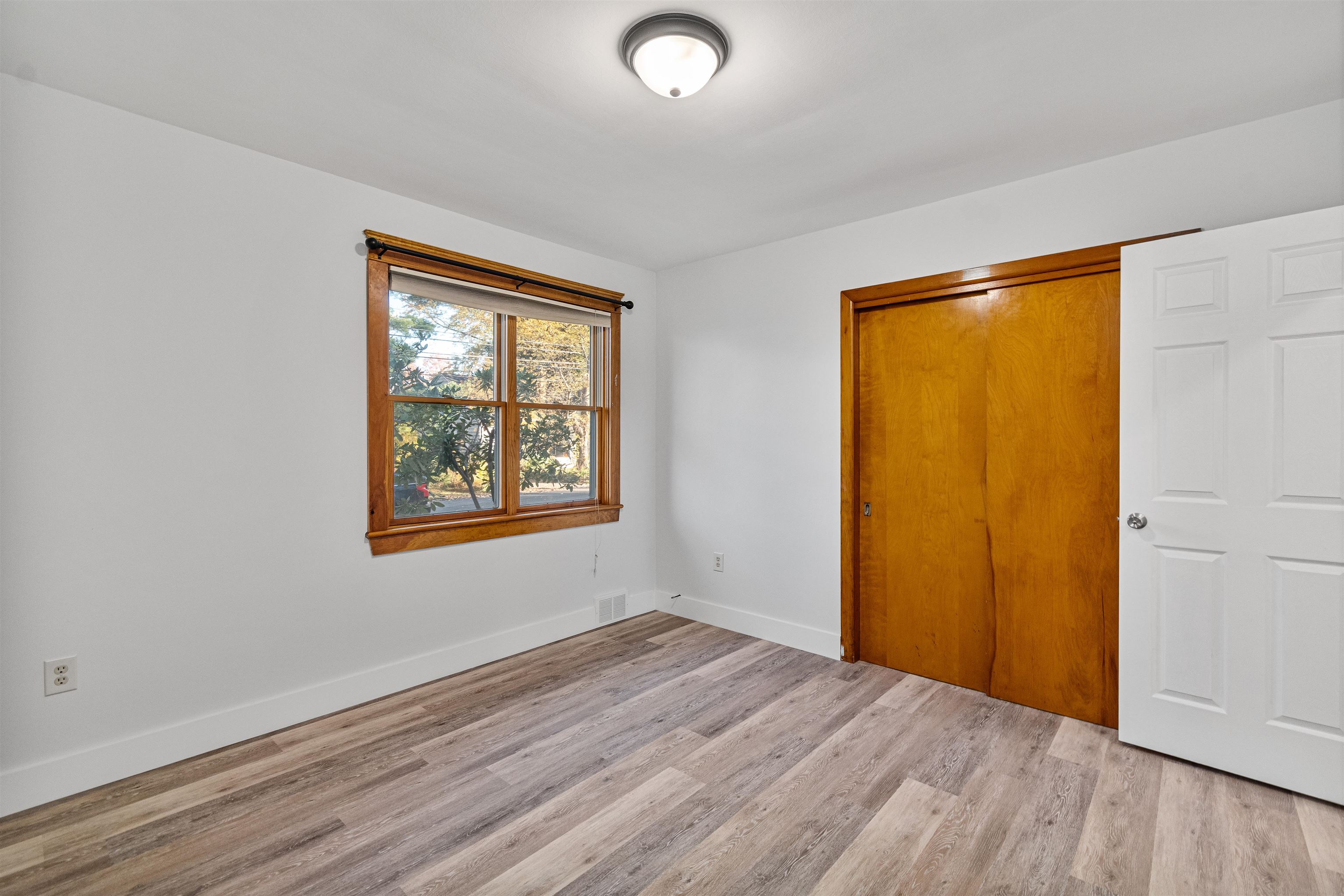 17 Barrett Street South Burlington, VT 05403 - Photo 24 of 41