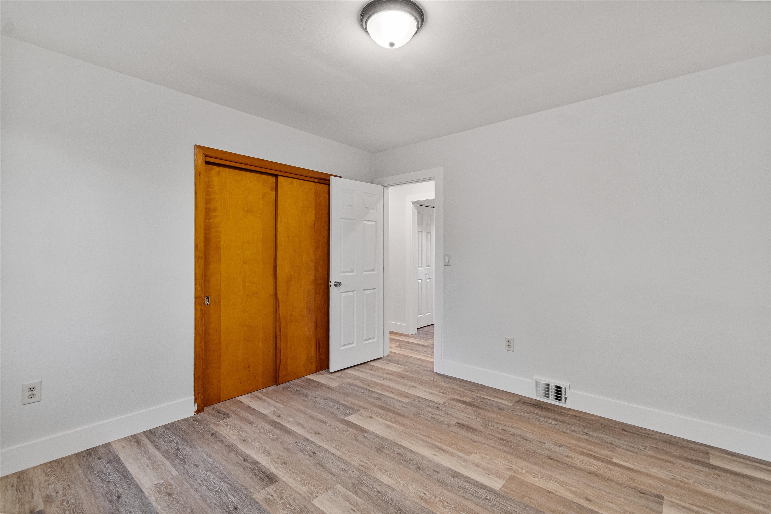 17 Barrett Street South Burlington, VT 05403 - Photo 25 of 41