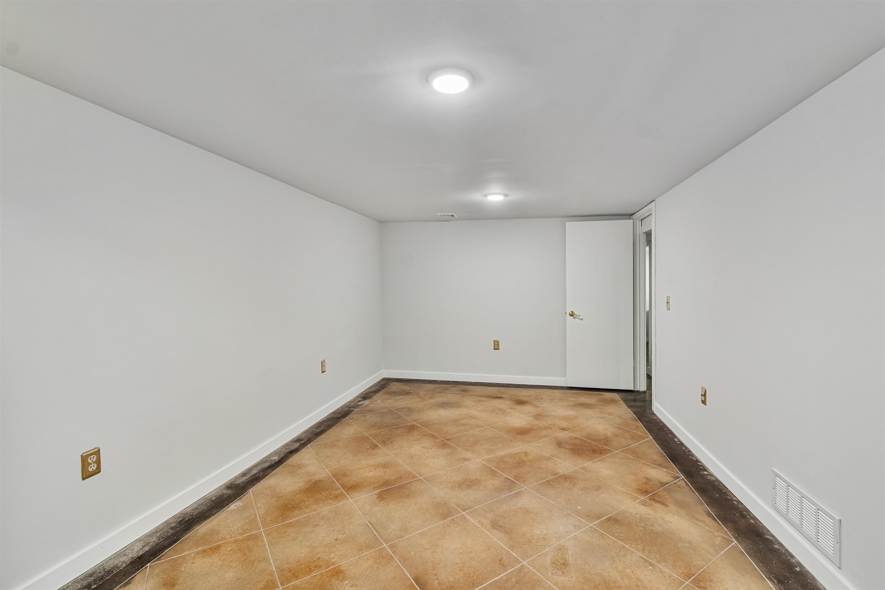 17 Barrett Street South Burlington, VT 05403 - Photo 33 of 41