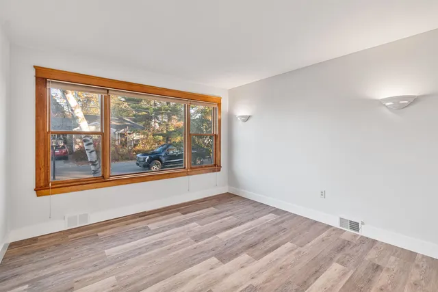 $515,000 | 17 Barrett Street, South Burlington, VT 05403