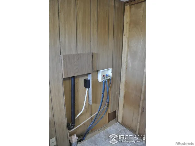 a view of a hallway with elevator