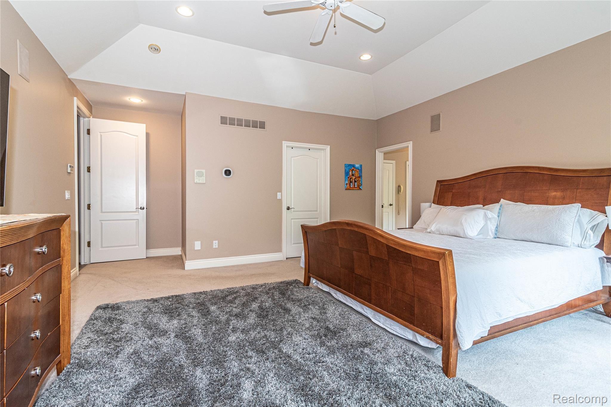 35265 Curtis Road Livonia, MI 48152 - Photo 24 of 52 Large First Floor Master!