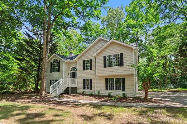 $385,000 | 105 Creek View Drive, Hoschton, GA 30548