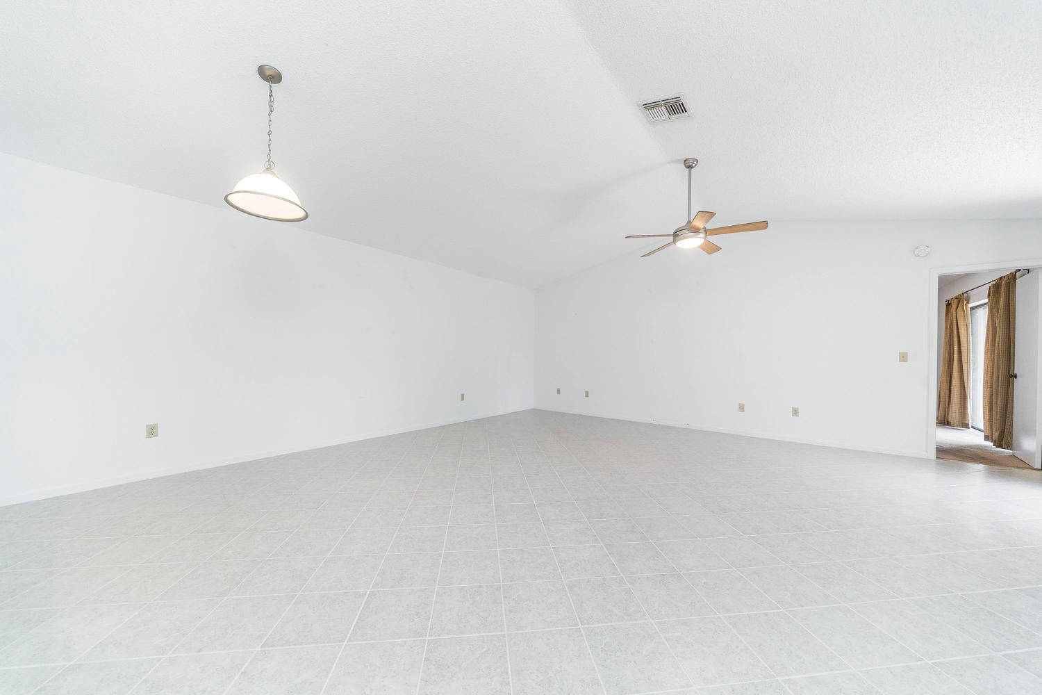 23349 Barlake Drive, Unit 32 Boca Raton, FL 33433 - Photo 11 of 41 23349 Barlake Dr Boca Raton FL-large-005