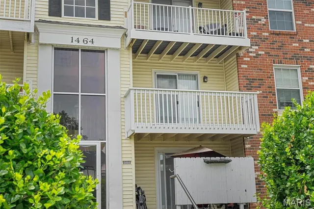 $135,000 | 1464 Hawks Nest Drive, Unit F, St. Charles, MO 63303