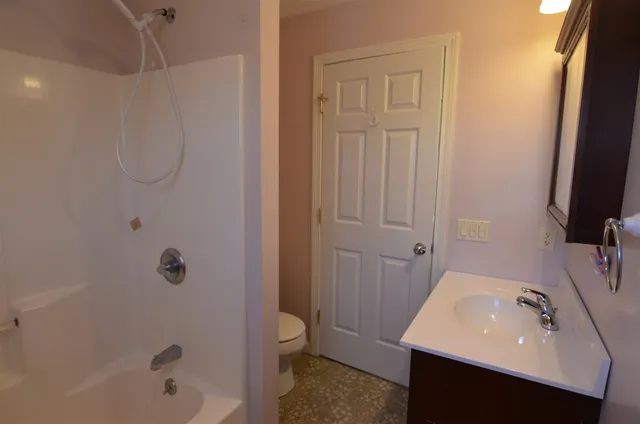 $2,100 | 83 Bowles Road, Newbury, NH 03255