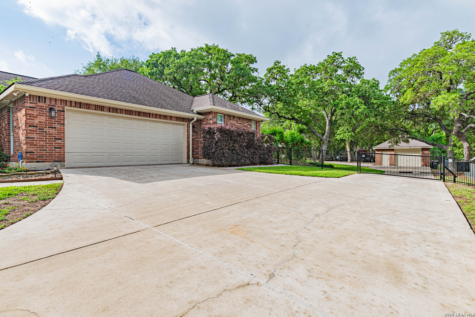 218 Deer Ridge Drive La Vernia, TX 78121 - Photo 4 of 53