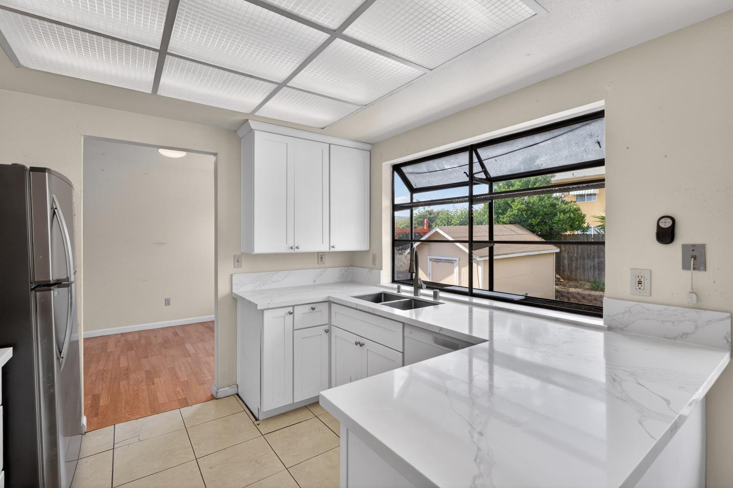 6875 Rancho Pico Way Sacramento, CA 95828 - Photo 11 of 49