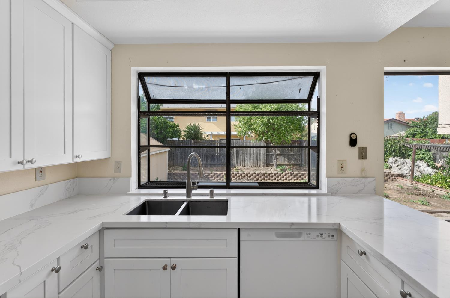 6875 Rancho Pico Way Sacramento, CA 95828 - Photo 13 of 49