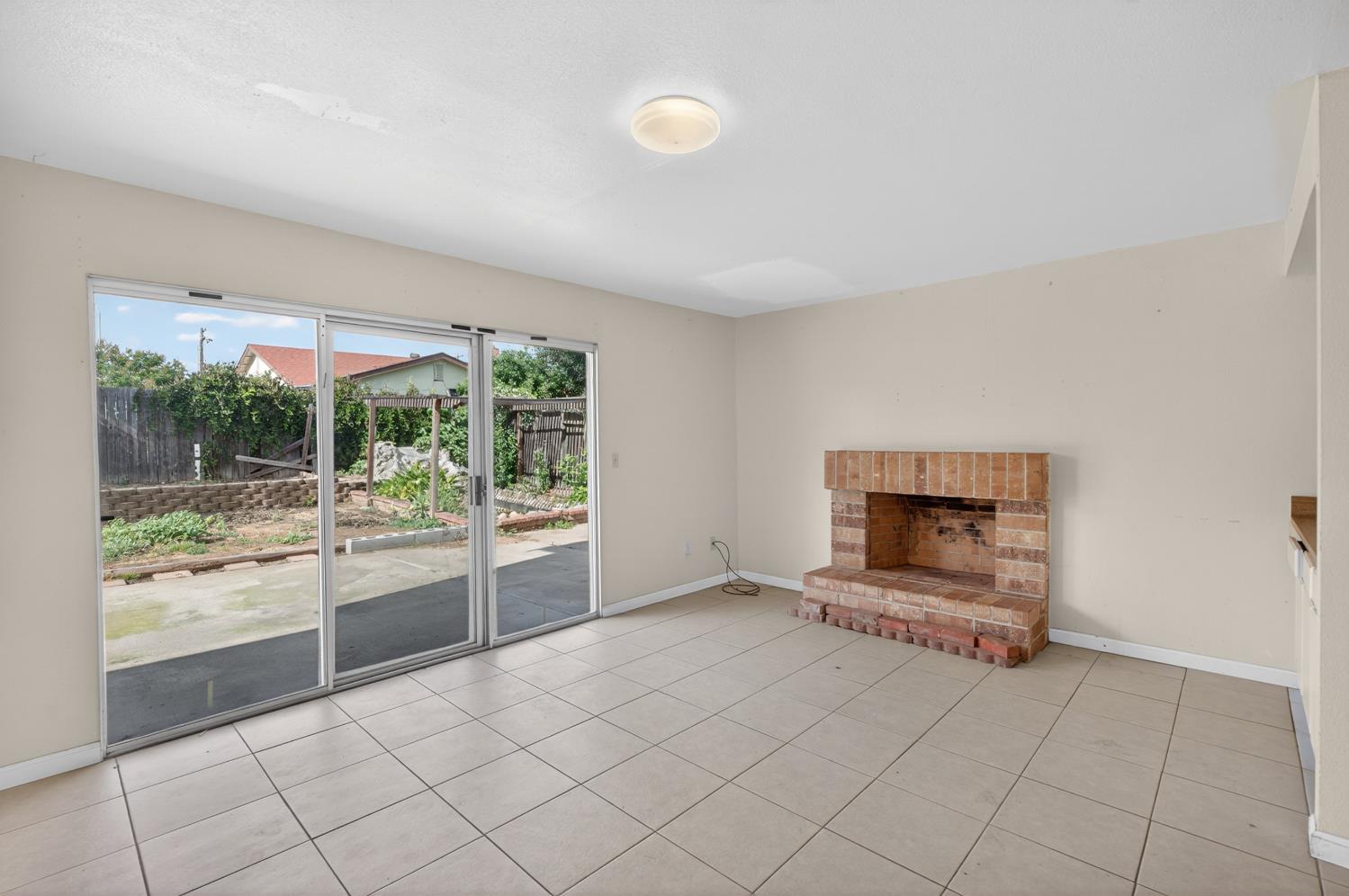 6875 Rancho Pico Way Sacramento, CA 95828 - Photo 19 of 49