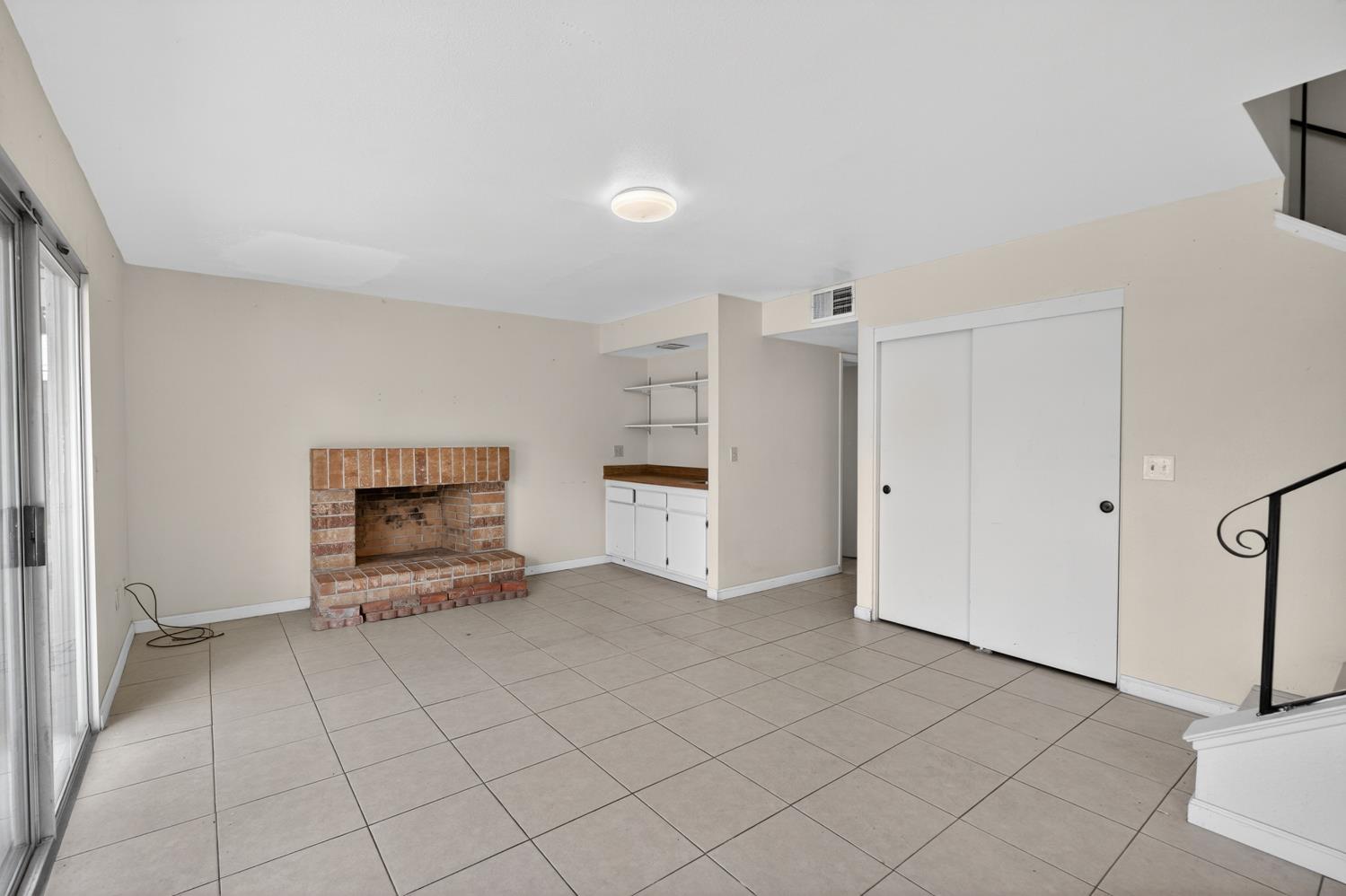 6875 Rancho Pico Way Sacramento, CA 95828 - Photo 20 of 49