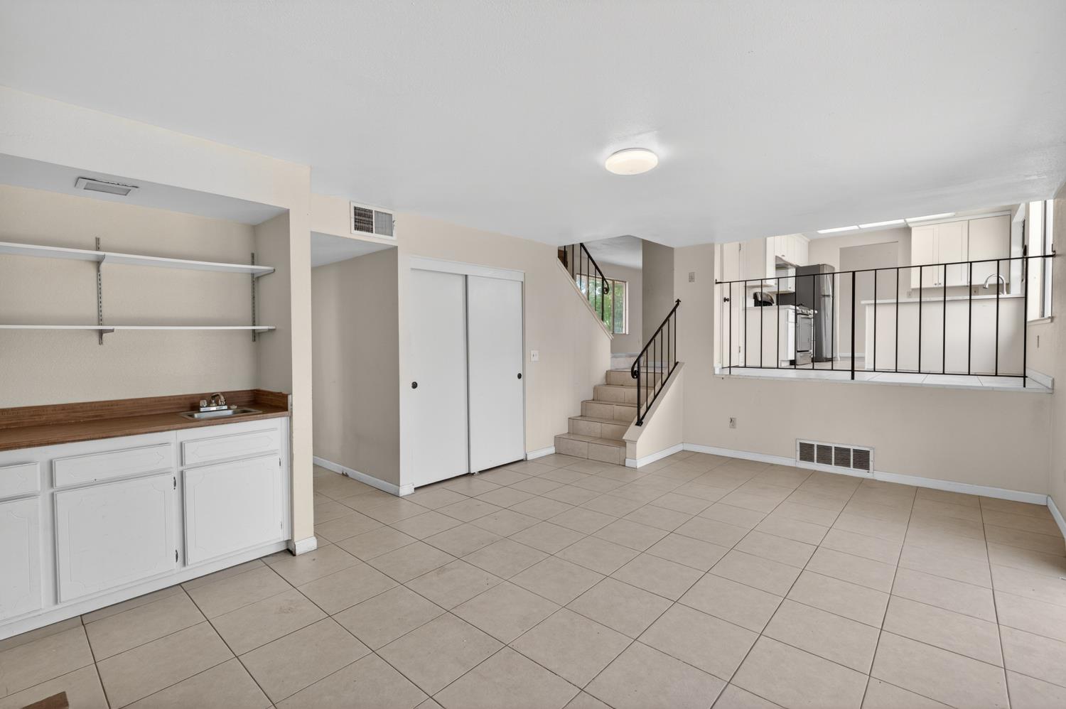 6875 Rancho Pico Way Sacramento, CA 95828 - Photo 21 of 49