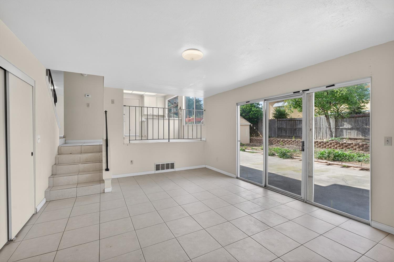 6875 Rancho Pico Way Sacramento, CA 95828 - Photo 22 of 49