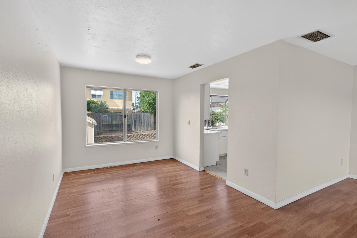 6875 Rancho Pico Way Sacramento, CA 95828 - Photo 7 of 49 Dining Room