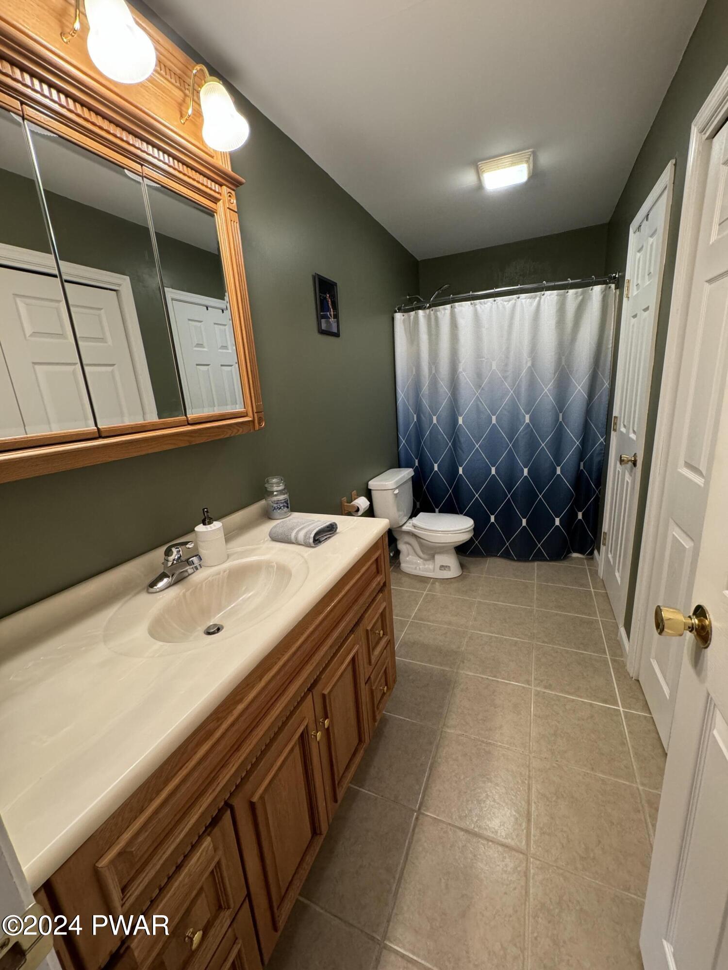 119 Cabin Road Milford, PA 18337 - Photo 17 of 33 Bathroom 2