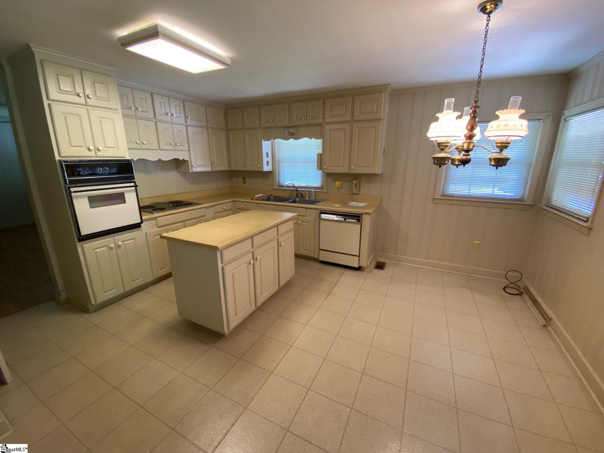 108 Pine Road Laurens, SC 29360 - Photo 8 of 21