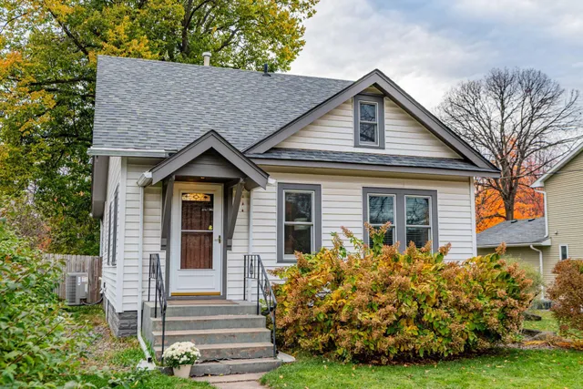 $300,000 | 763 McKnight Road South, St. Paul, MN 55119