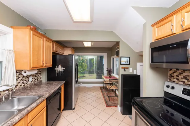 $300,000 | 763 McKnight Road South, St. Paul, MN 55119