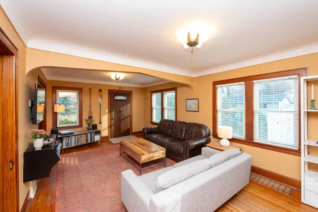 $300,000 | 763 McKnight Road South, St. Paul, MN 55119