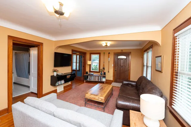 $300,000 | 763 McKnight Road South, St. Paul, MN 55119