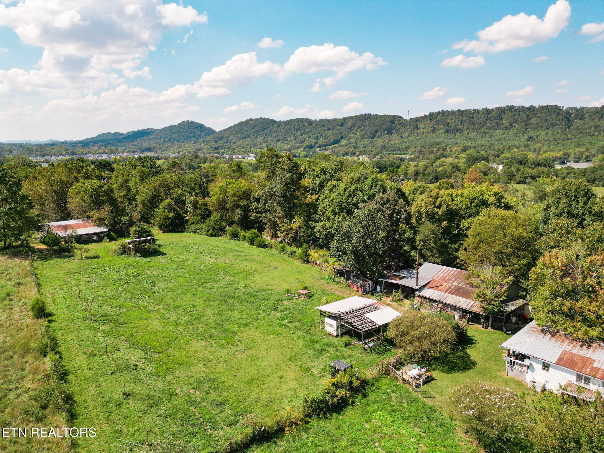 2733 Shipe Road Mascot, TN 37806 - Photo 15 of 38 19-web-or-mls-019--FULL