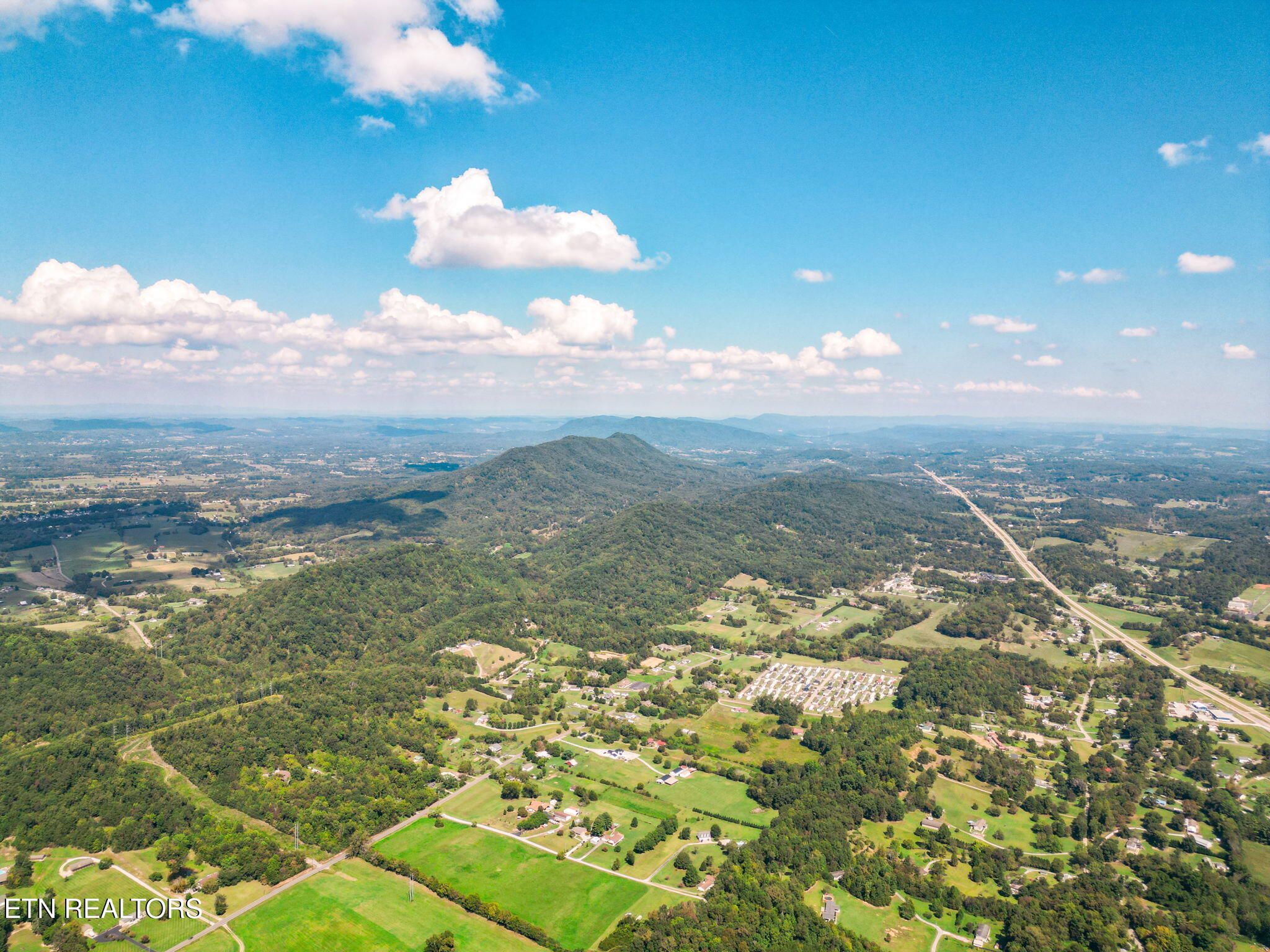 2733 Shipe Road Mascot, TN 37806 - Photo 23 of 38 25-web-or-mls-025--FULL