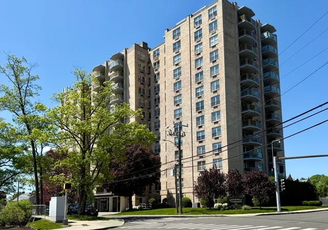 $379,000 | 1 Strawberry Hill Court, Unit 2B, Stamford, CT 06902