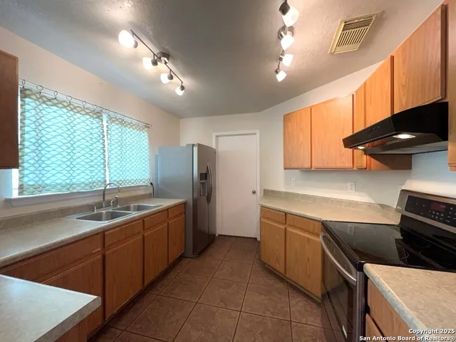 $1,450 | 11006 Stagwood Pass, San Antonio, TX 78254