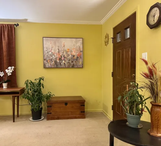 $399,000 | 911 East Villa Drive, Des Plaines, IL 60016