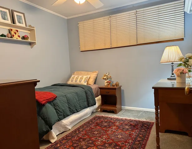 $399,000 | 911 East Villa Drive, Des Plaines, IL 60016