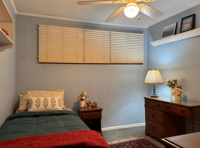 $399,000 | 911 East Villa Drive, Des Plaines, IL 60016