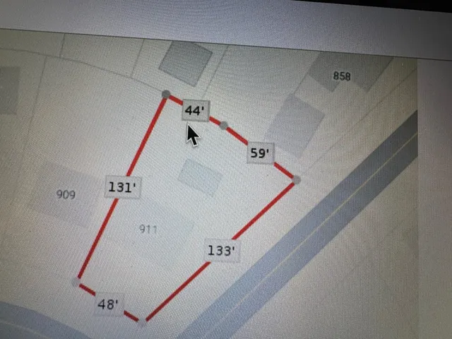 $399,000 | 911 East Villa Drive, Des Plaines, IL 60016