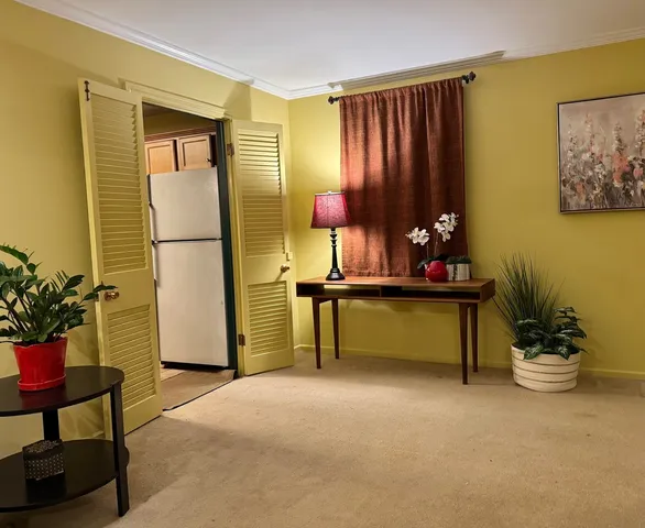 $399,000 | 911 East Villa Drive, Des Plaines, IL 60016