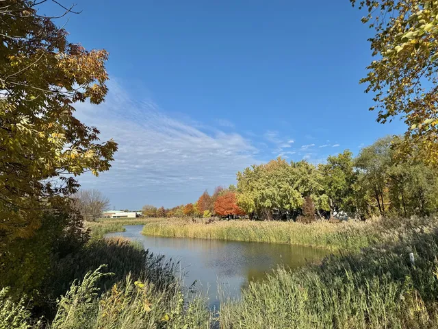 $399,000 | 911 East Villa Drive, Des Plaines, IL 60016