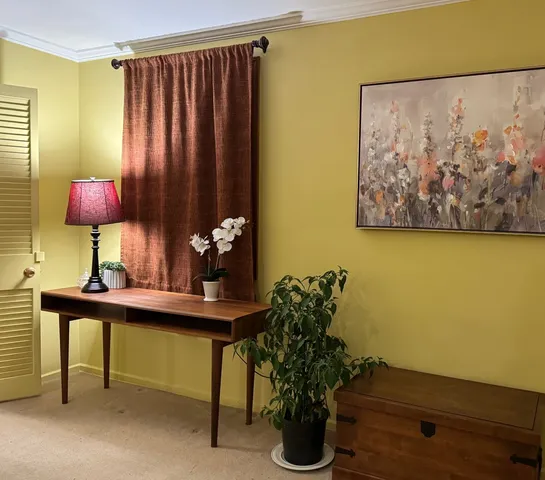 $399,000 | 911 East Villa Drive, Des Plaines, IL 60016