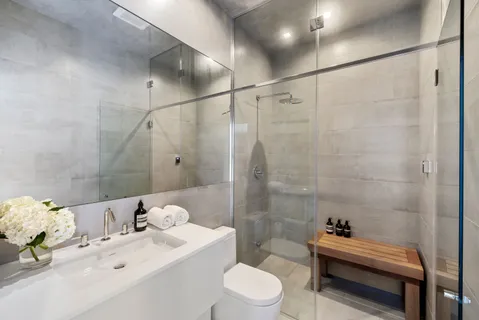 $9,500,000 | 176 2 Holes Water Road, East Hampton, NY 11937