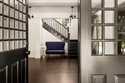 $9,500,000 | 176 2 Holes Water Road, East Hampton, NY 11937