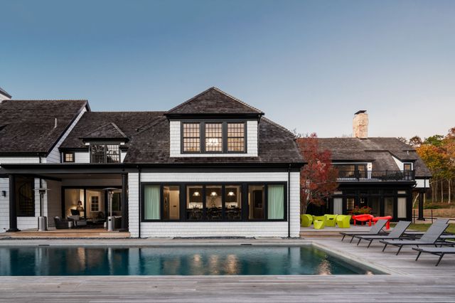 $9,500,000 | 176 2 Holes Water Road, East Hampton, NY 11937
