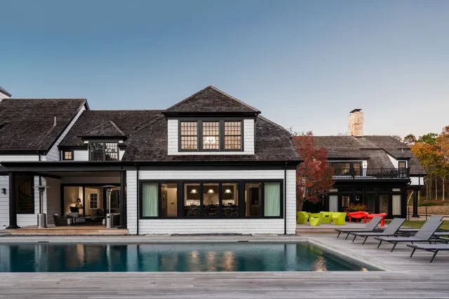 $9,500,000 | 176 2 Holes Water Road, East Hampton, NY 11937