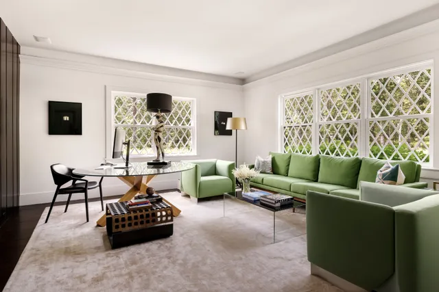 $9,500,000 | 176 2 Holes Water Road, East Hampton, NY 11937