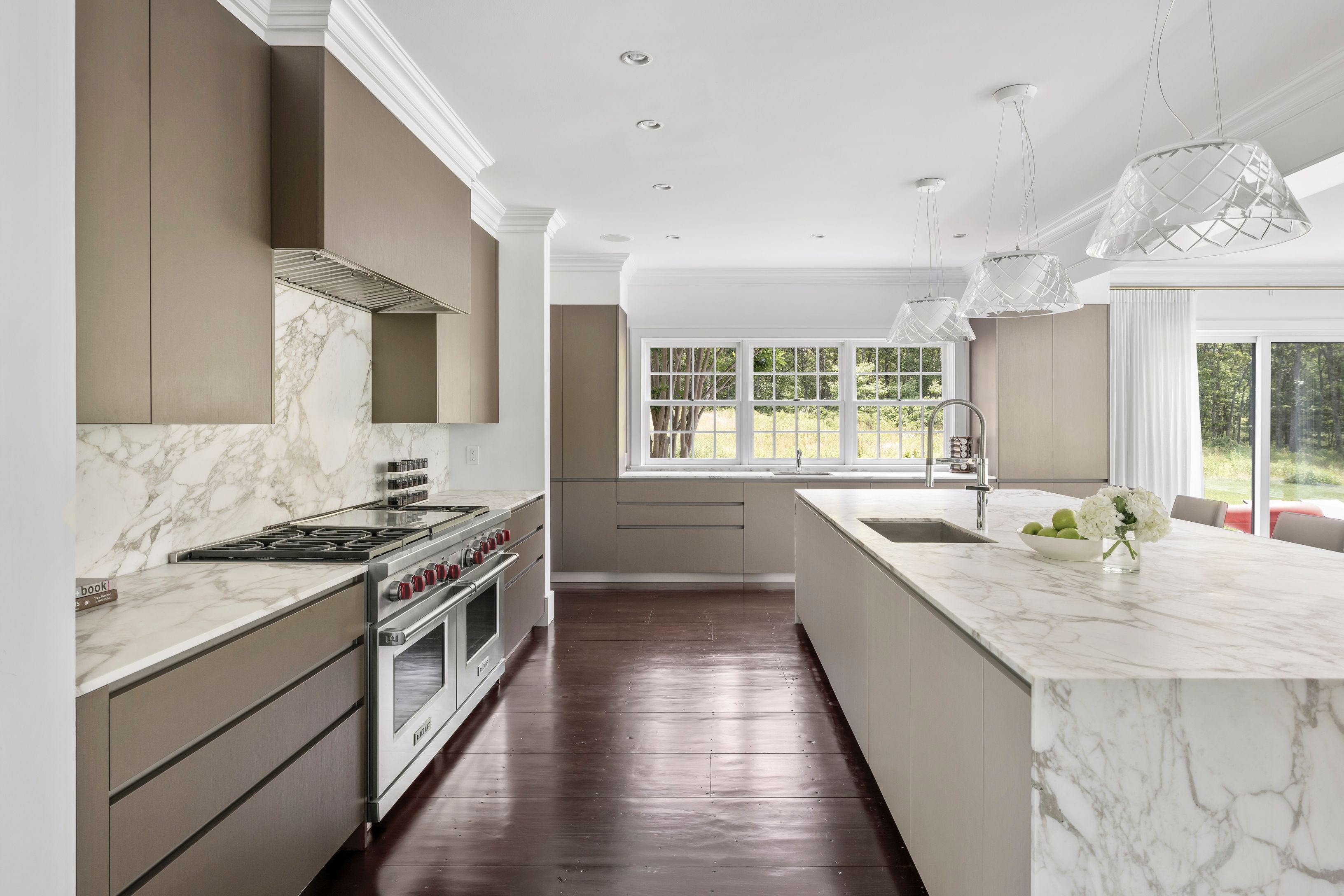 176 2 Holes Water Road East Hampton, NY 11937 - Photo 8 of 36