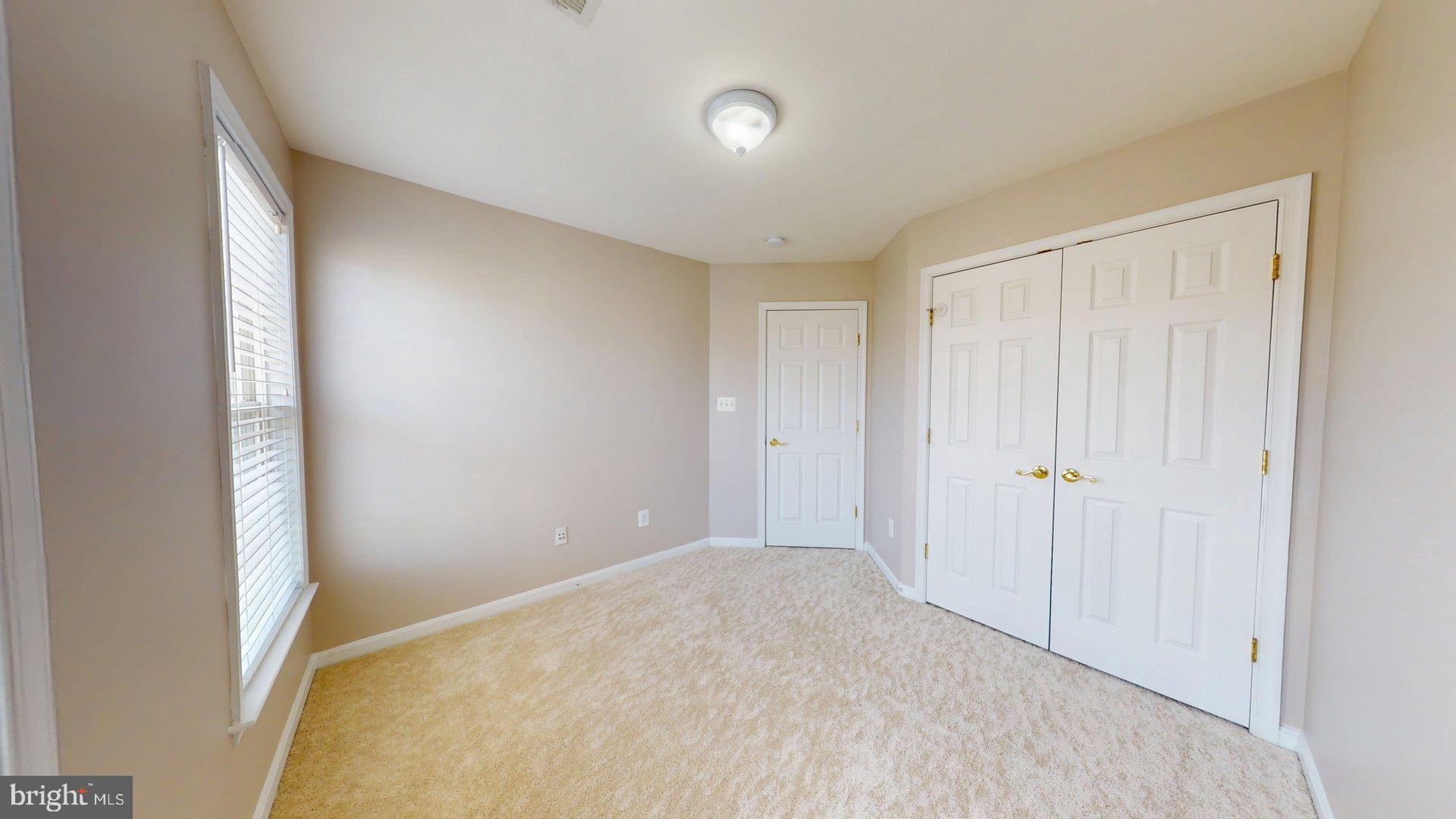 41867 Cinnabar Square Aldie, VA 20105 - Photo 20 of 26 a view of an empty room