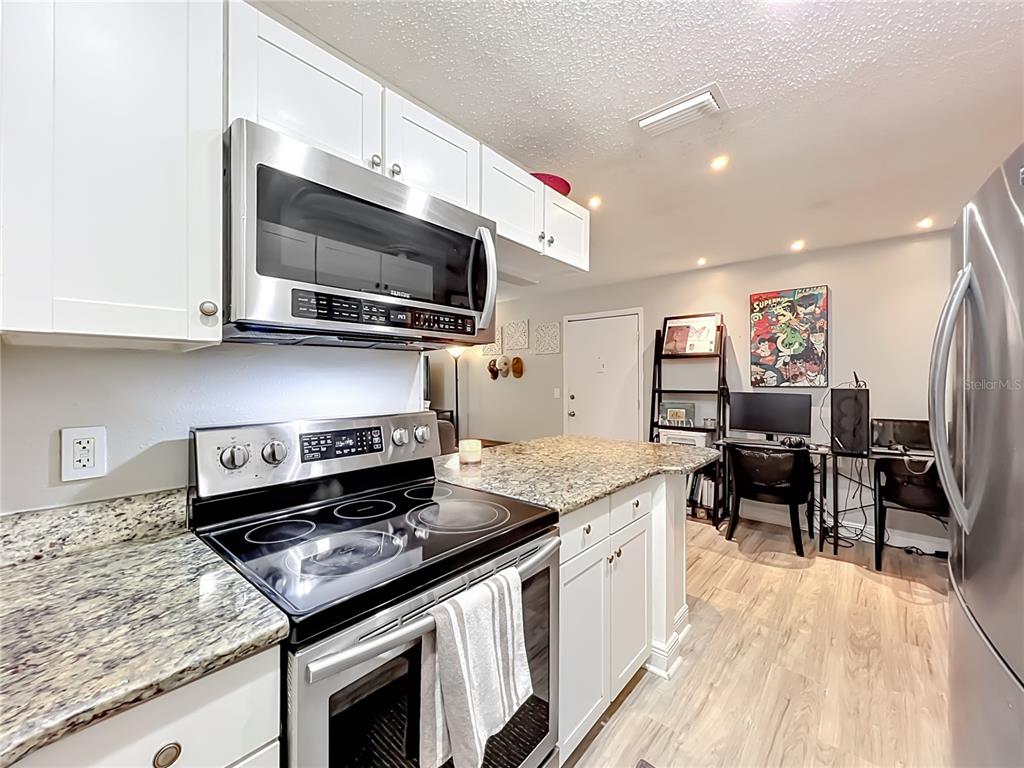918 Lake Destiny Road, Unit F Altamonte Springs, FL 32714 - Photo 17 of 37