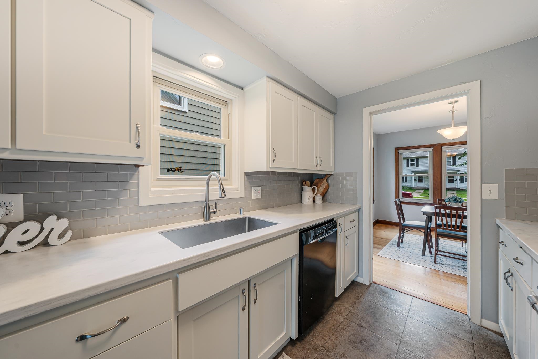 1704 North Erb Street Appleton, WI 54911 - Photo 9 of 41