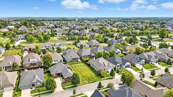 $469,900 | 6616 Stonepoint Way, Indianapolis, IN 46237