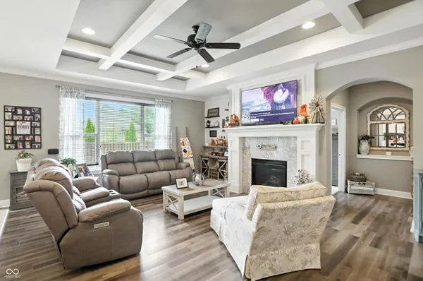 $469,900 | 6616 Stonepoint Way, Indianapolis, IN 46237