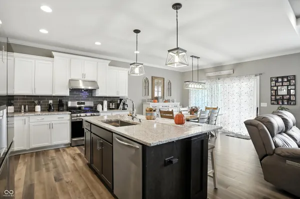 $469,900 | 6616 Stonepoint Way, Indianapolis, IN 46237