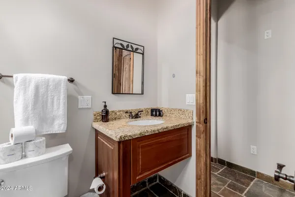 $4,200,000 | 6215 East Turquoise Avenue, Paradise Valley, AZ 85253
